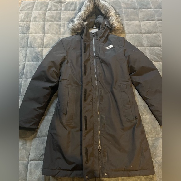 🥶The North Face Women's Black 550 Parka with Fur Hood - Picture 4 of 7